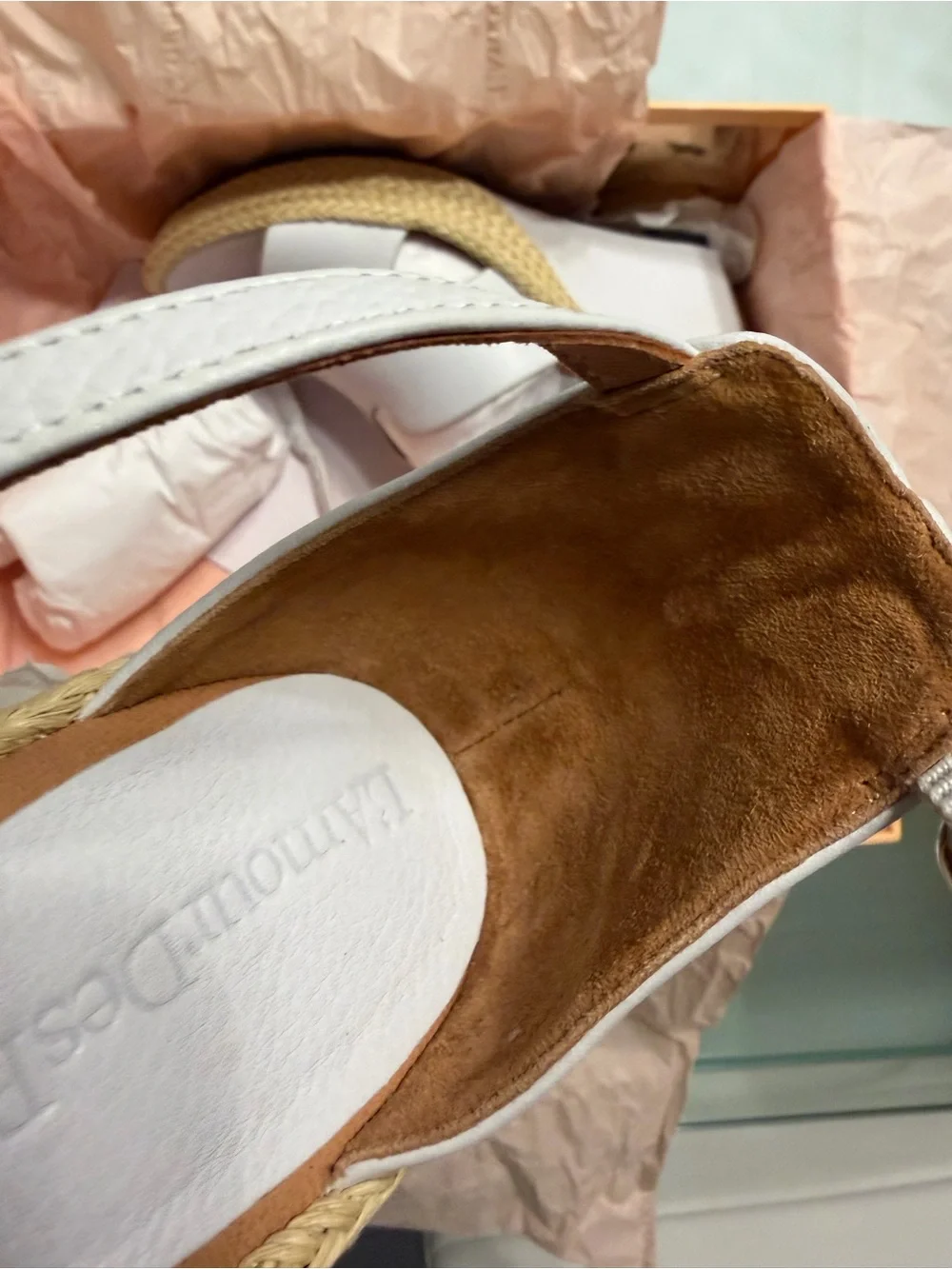LAmour Des Pieds elegant white